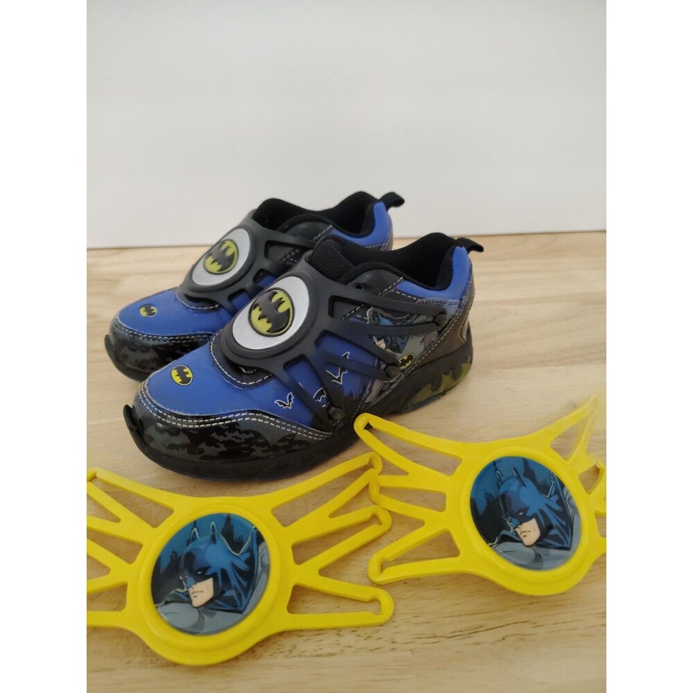 Batman Kids Light up Shoes Size 10 Interchangable Lace Covers With Logo